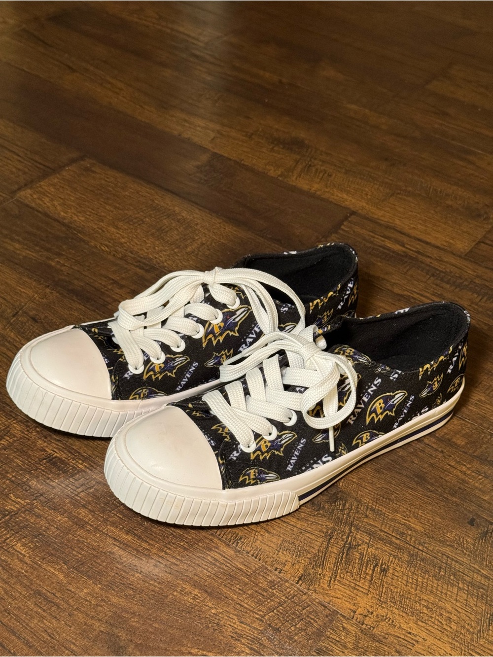 Black Low-Top Lace-Up Ravens Women’s Sneakers